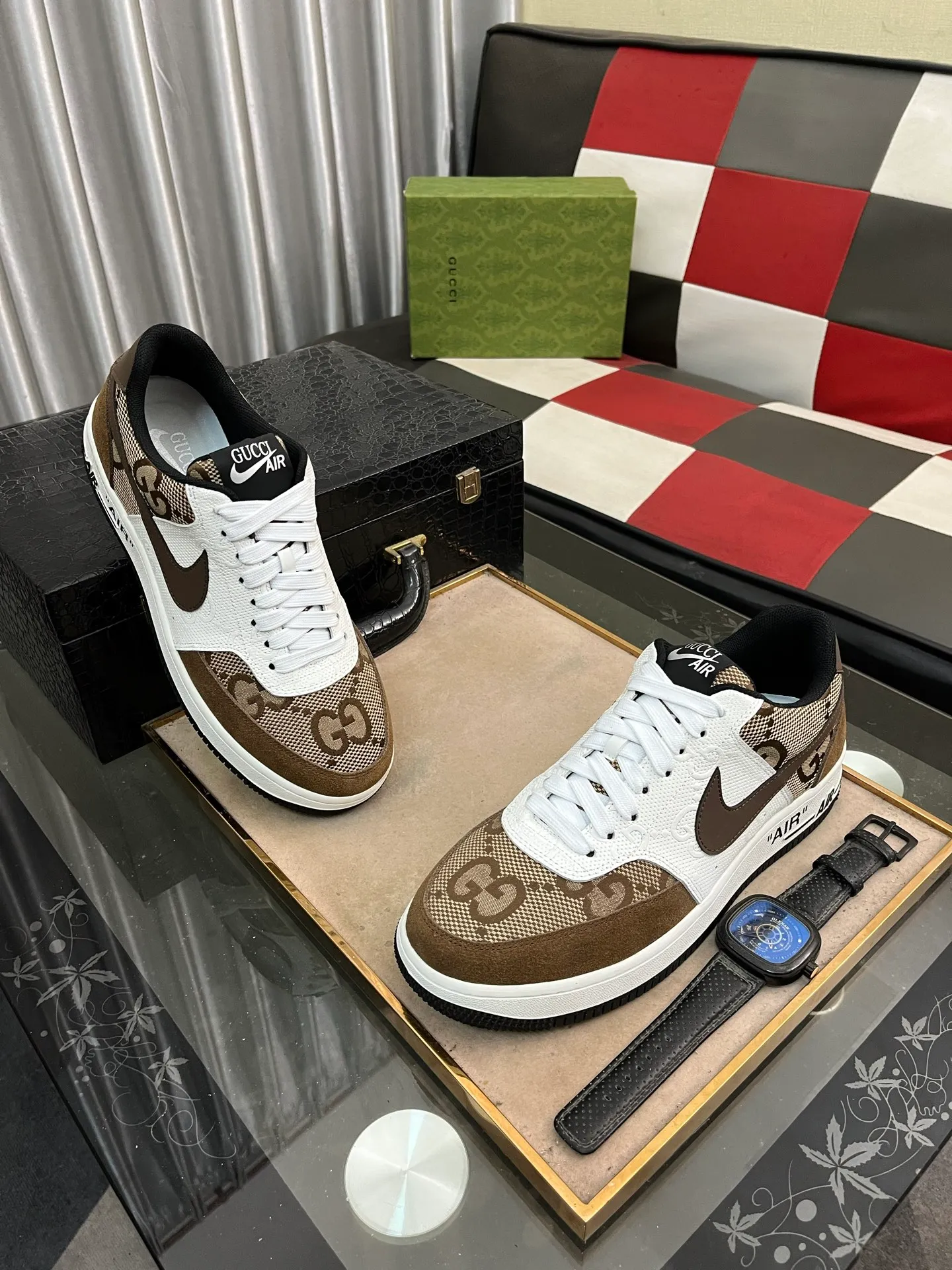 Men's Men's Shoes💰440⌚️⌚️【GUCCI】Gucci men's latest white shoe series casual shoes! The official website is built 1:1. Upper: Made of imported cowhide, with electric embroidery ➕Inner lining: Made of high-quality first-layer pigskin, soft and comfortable. Picky material selection and exquisite workmanship give you the best enjoyment. Size: 38-44 yards, 3️⃣ colors available.